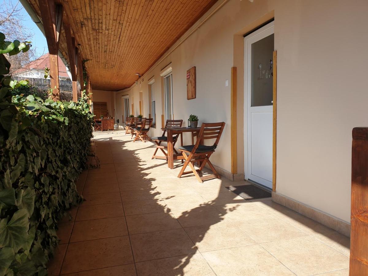 Fonix Panzio Hotel Eger Exterior photo